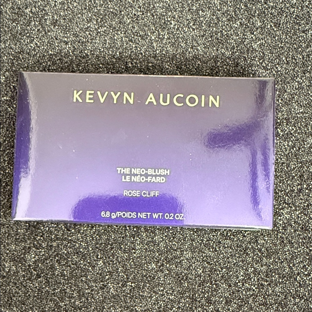 Kevyn Aucoin Neo-Blush in Rose Cliff with Purple Packaging
